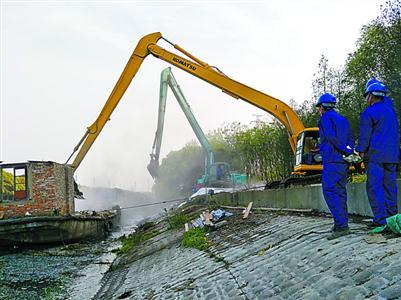 上海“水上群租村”拆除记 60余艘船舶清退，200人完成疏解